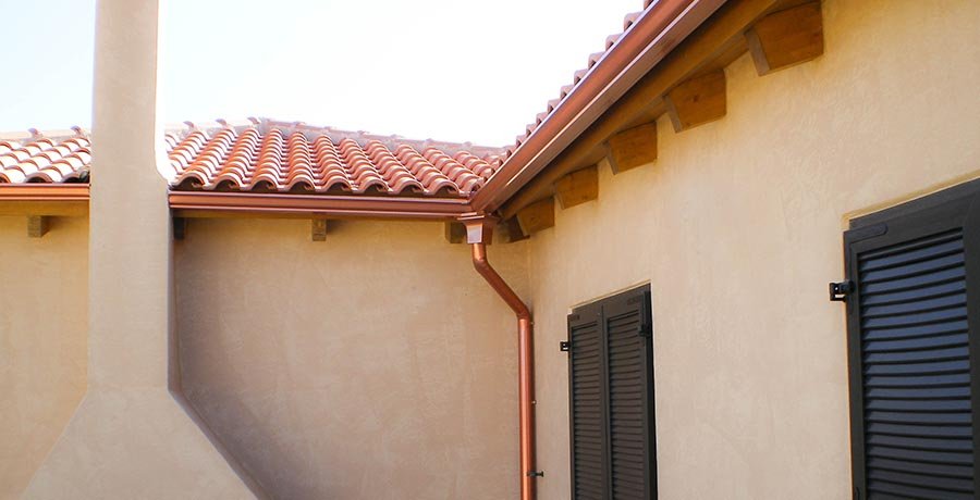 Installed aluminum gutter